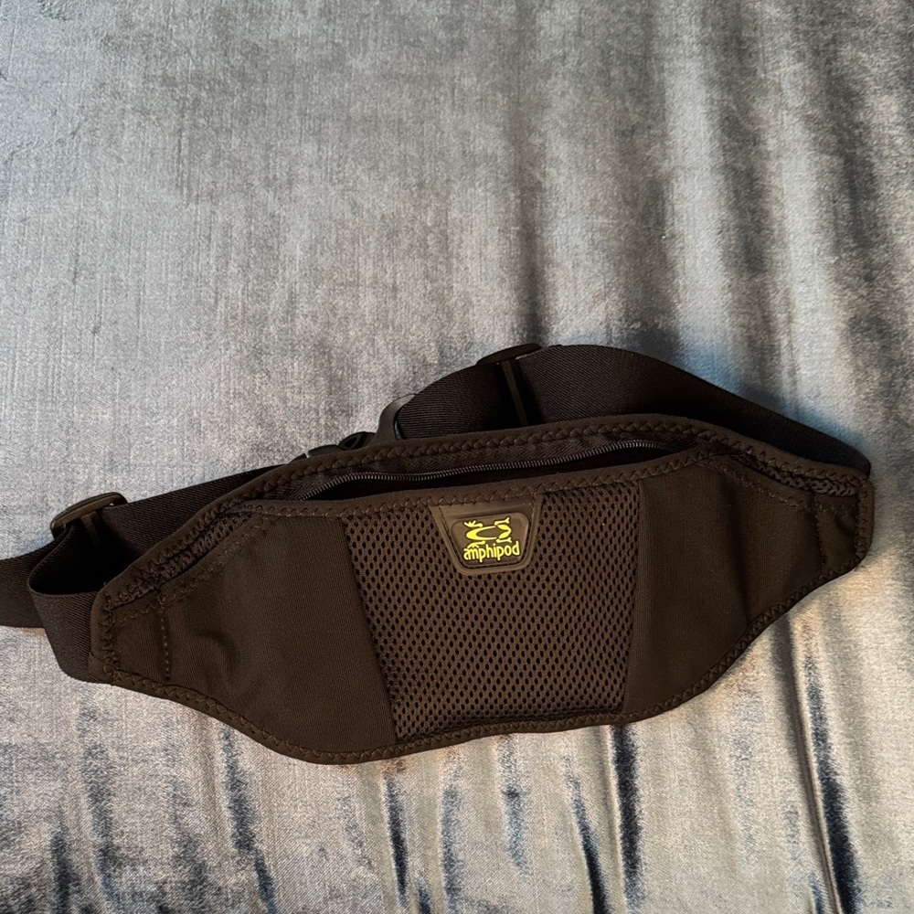 Amphipod black waist pack